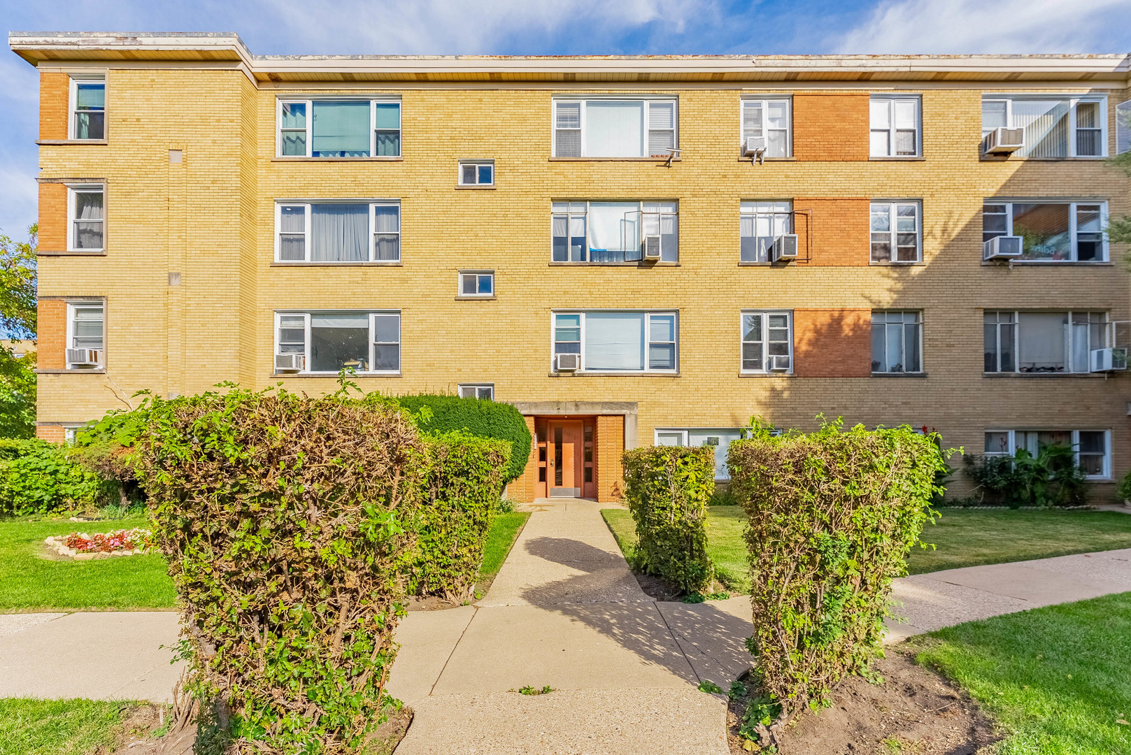 6035 N Damen Avenue 109 — photo