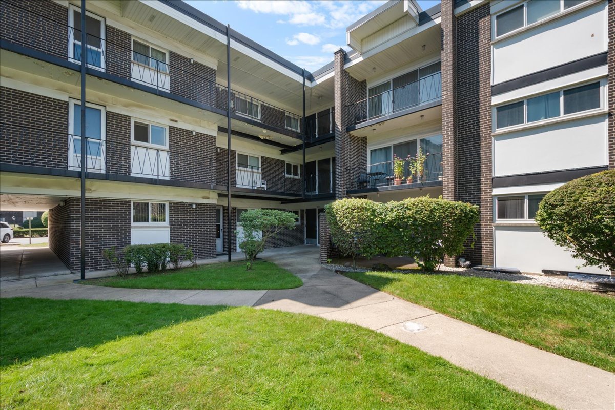 10101 Cherry Parkway M8 — photo