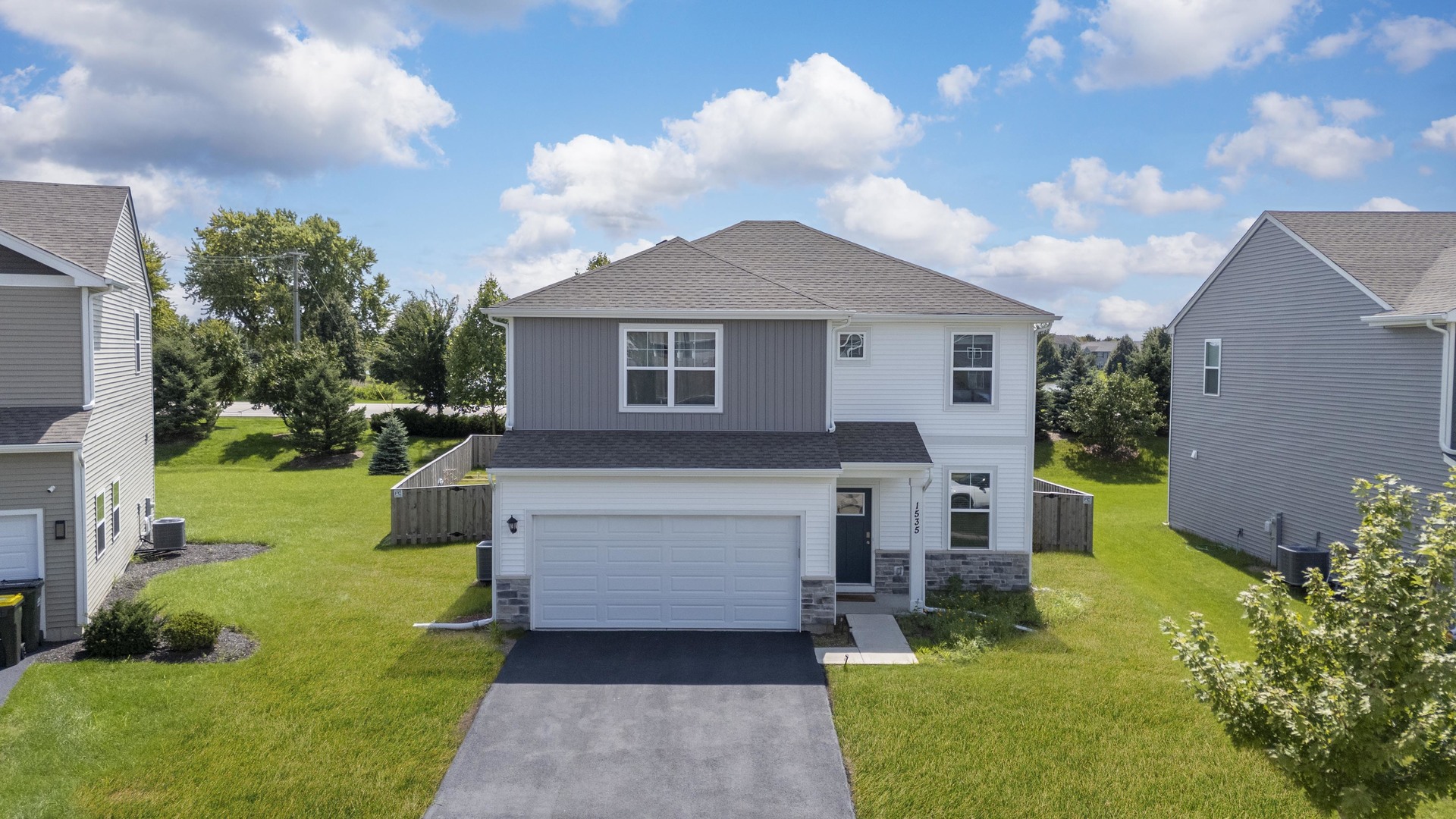 1535 Bayberry Lane — photo