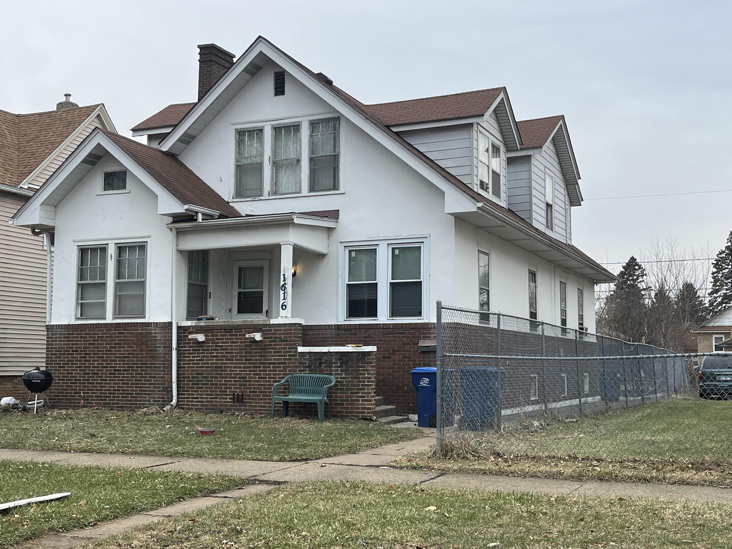 1616 Victoria Avenue — photo