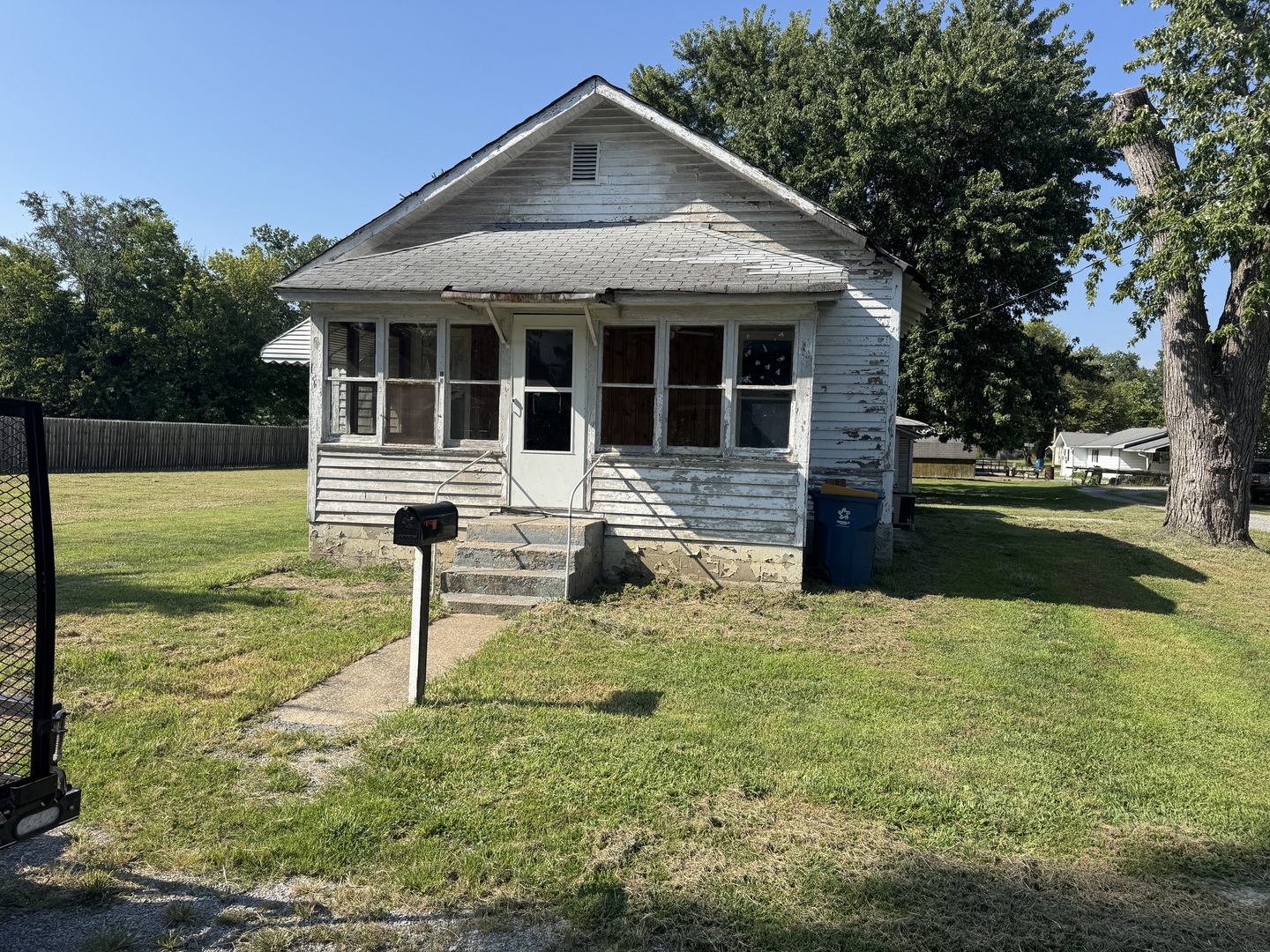 513 E Smith Street — photo