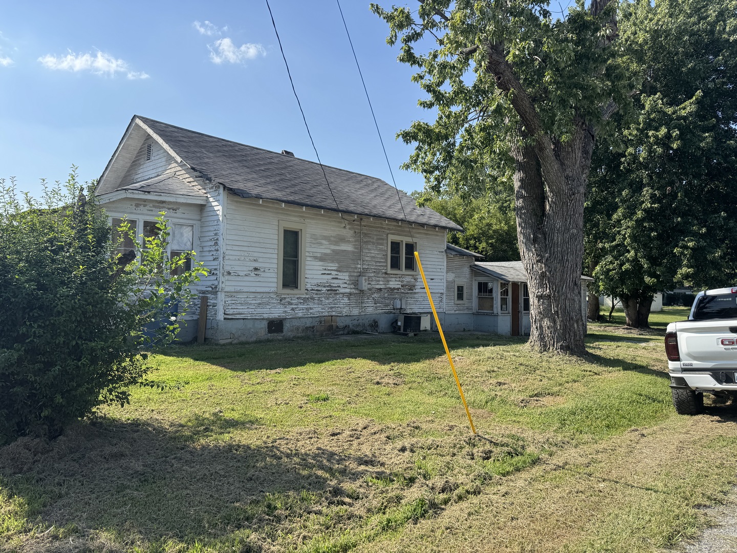 513 E Smith Street, Benton, IL 62812 — photo 2