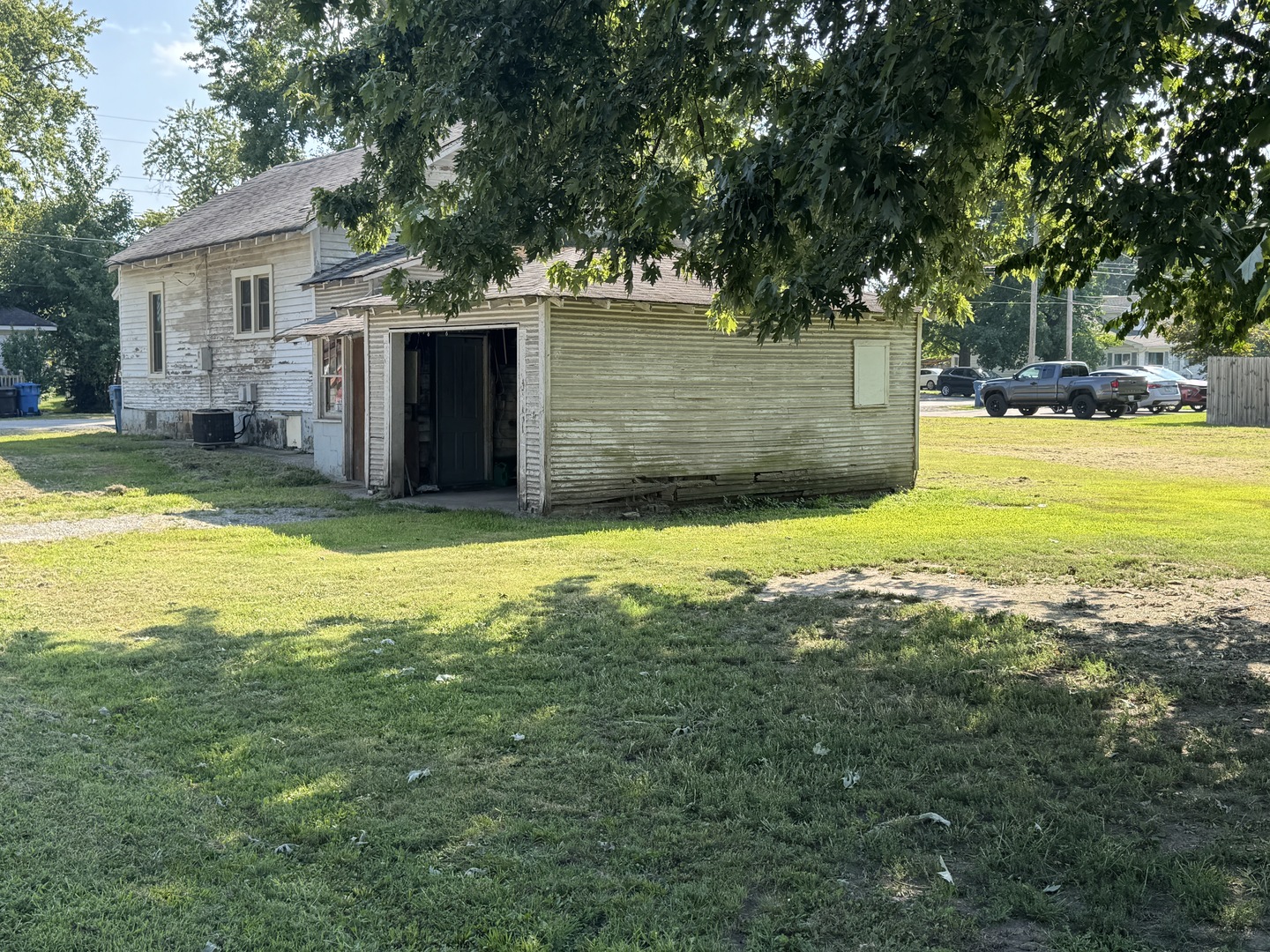 513 E Smith Street, Benton, IL 62812 — photo 3