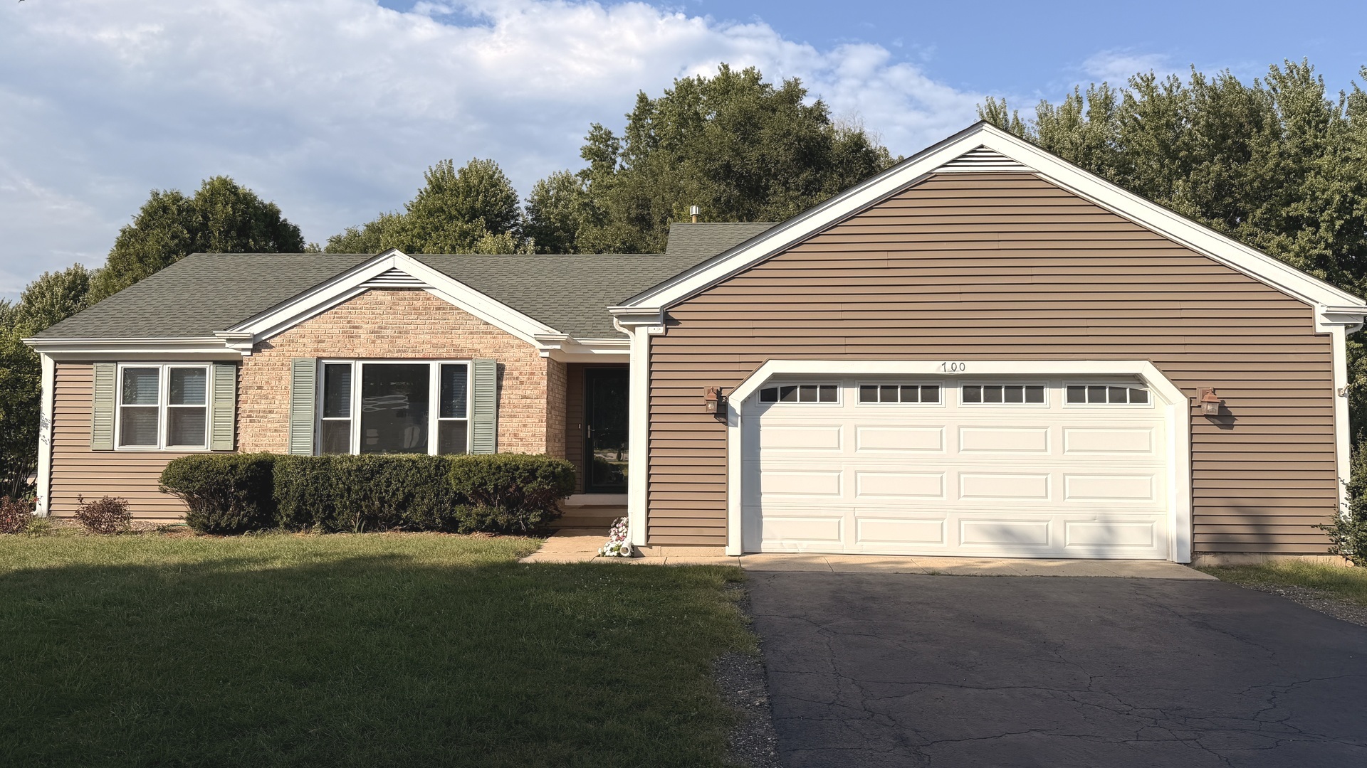 700 Woodbine Lane — photo