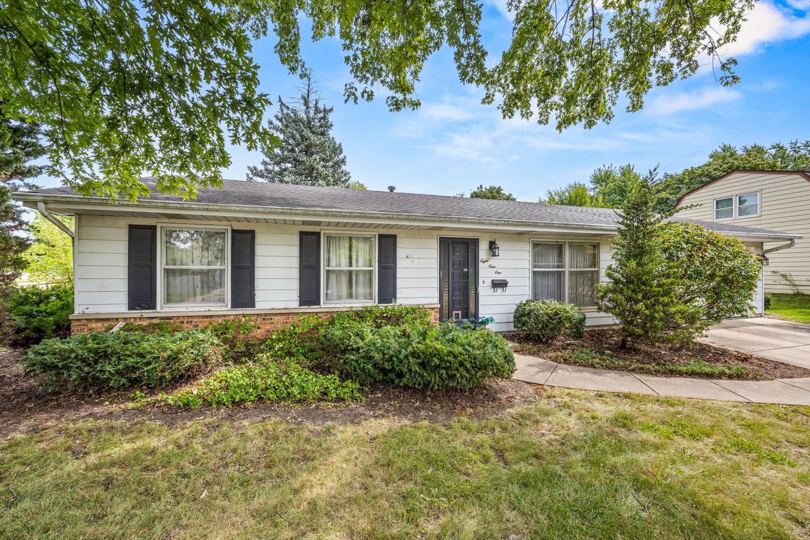 891 Laurel Drive — photo