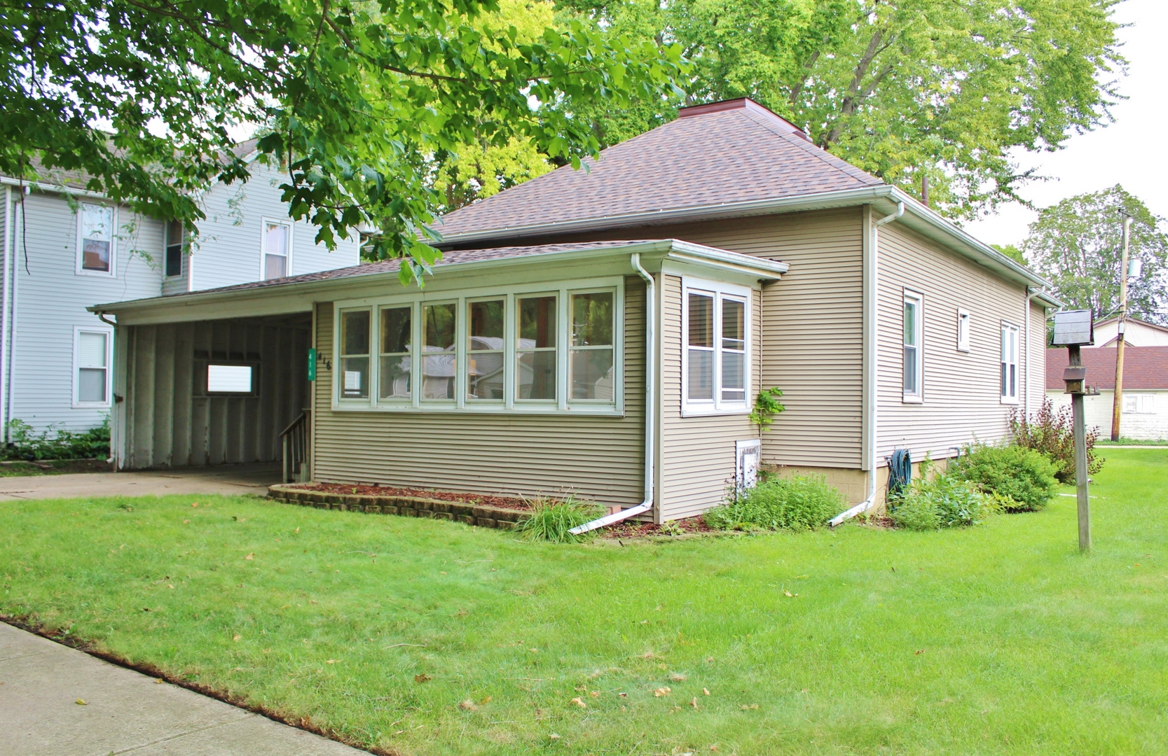 416 E Benton Street — photo