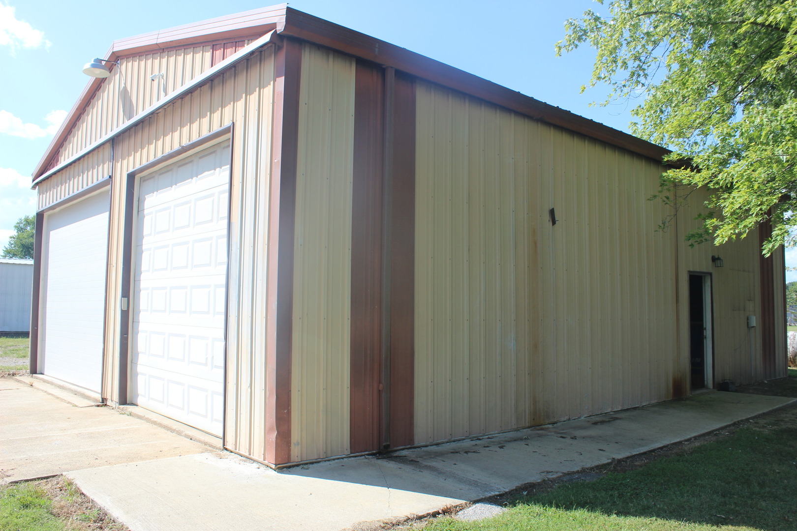 709 Thomas Street — photo