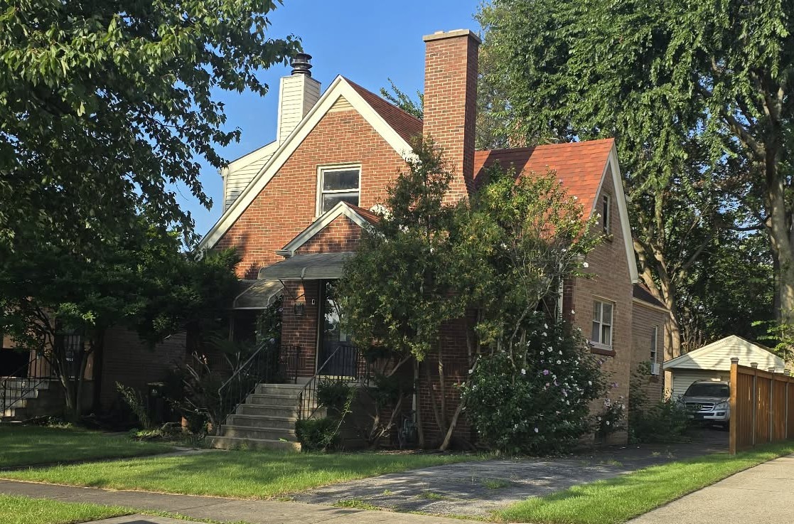 8118 N Ozark Avenue — photo