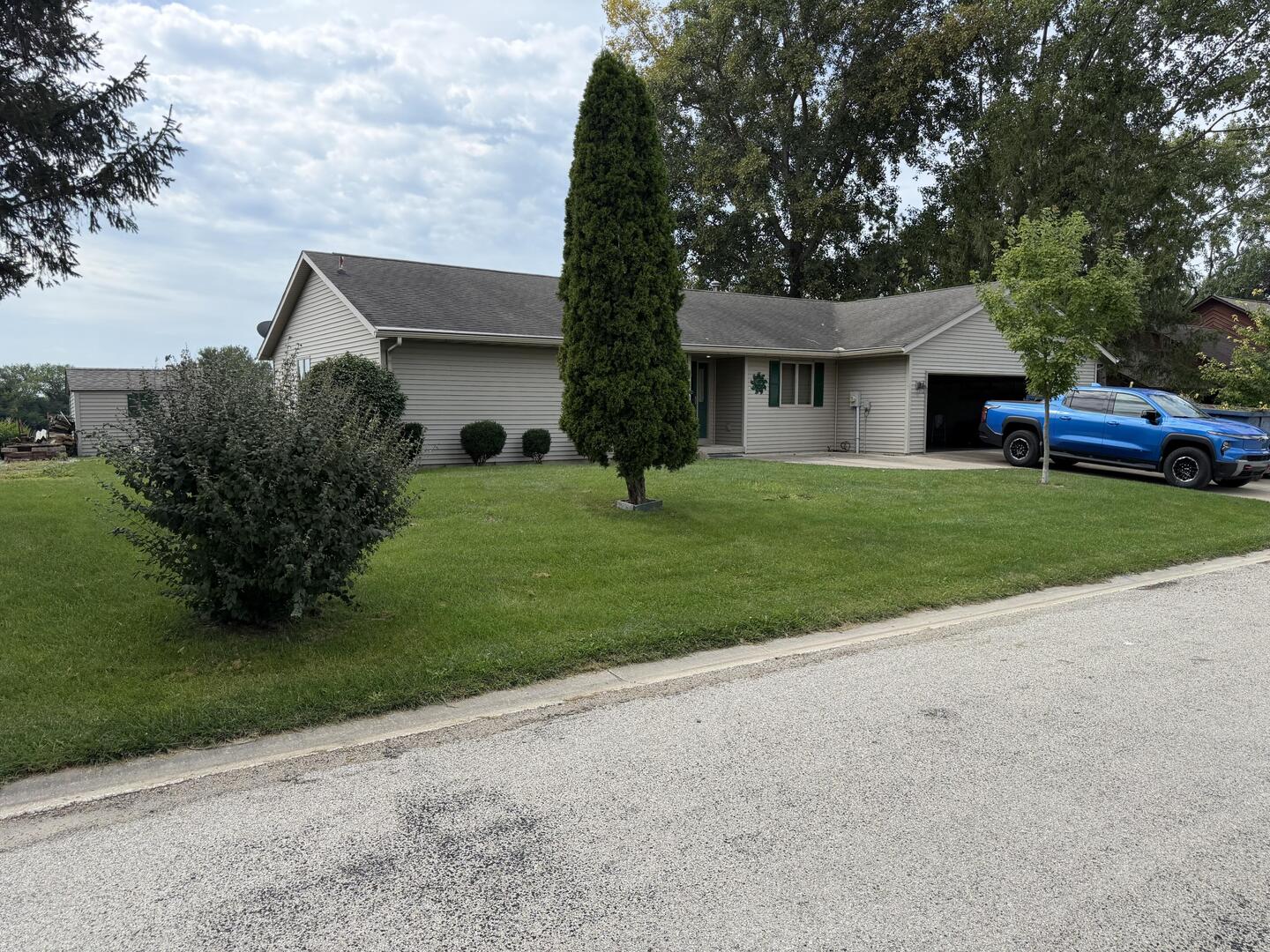 29 Shoreline Drive — photo