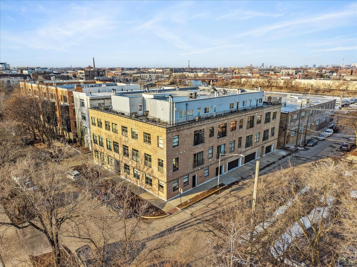 2221 N Lister Avenue 3C — photo