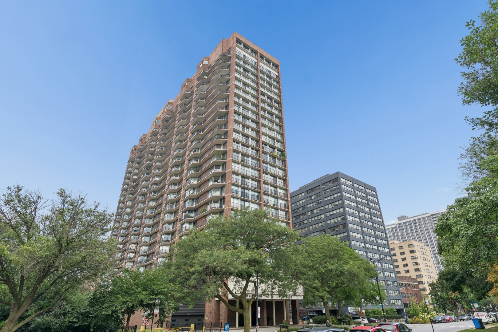 4170 N Marine Drive 14K — photo