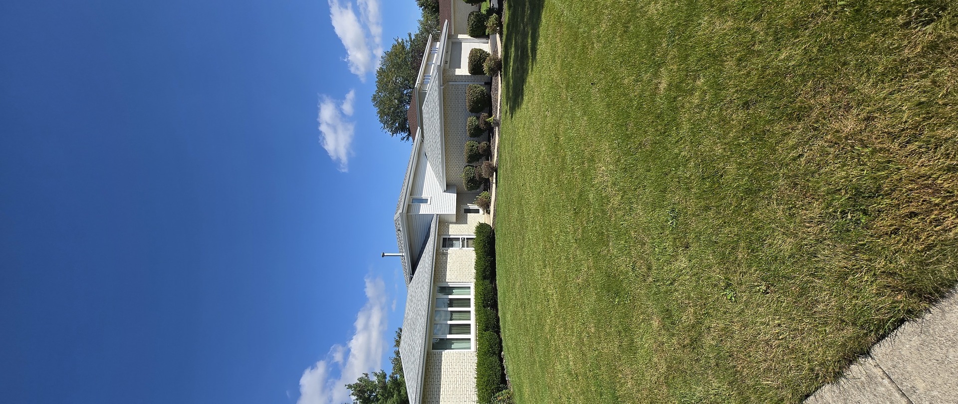 8430 Glen Oaks Road — photo