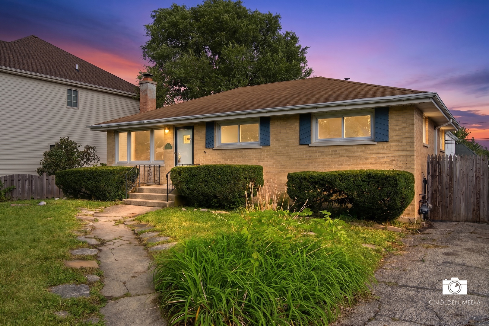 599 N Willow Road — photo