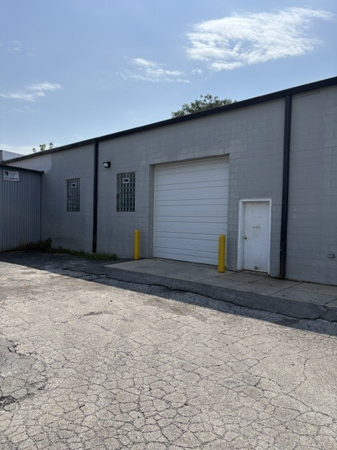 4311 W Belmont Avenue — photo