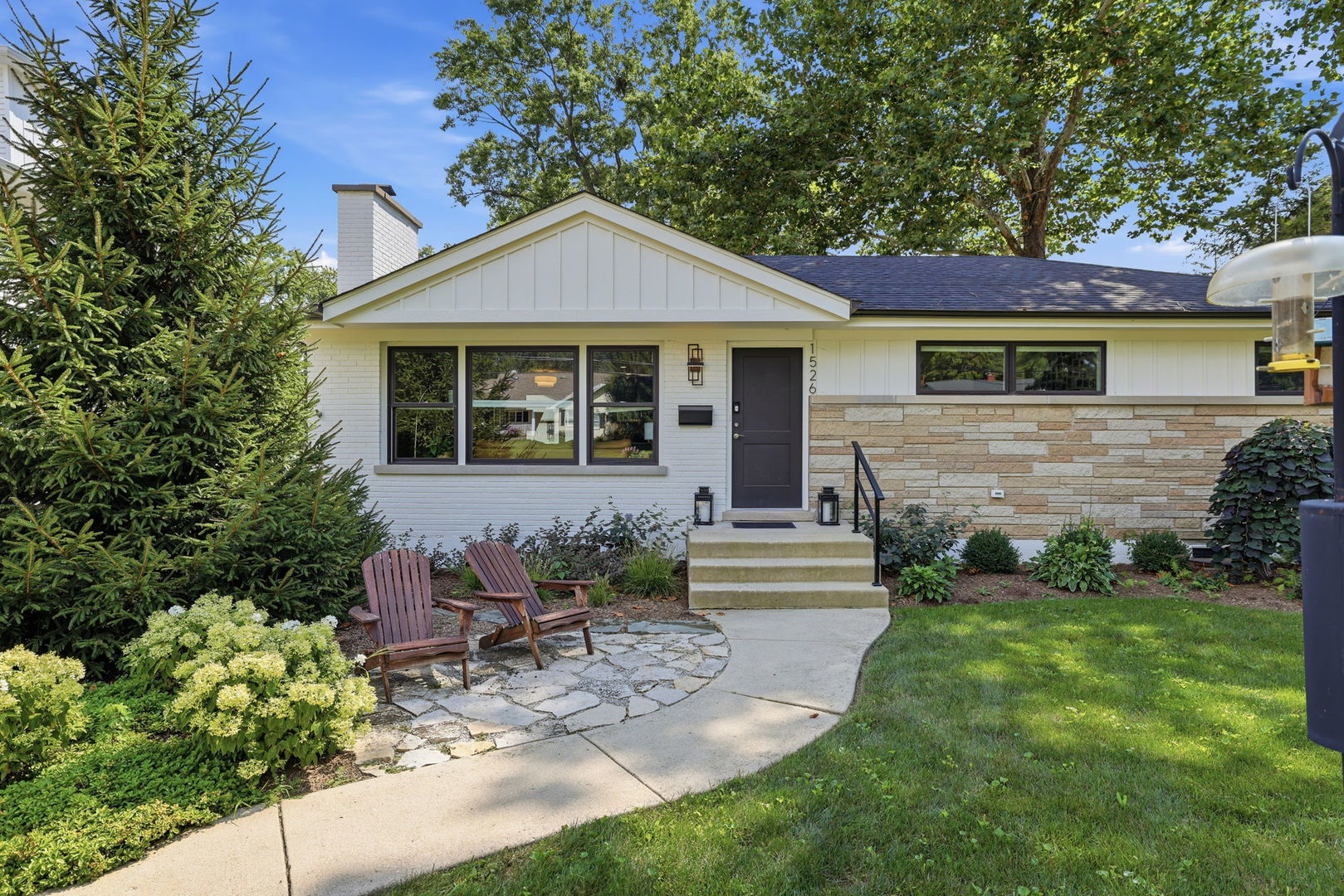 1526 E Forest Avenue, Wheaton, IL 60187