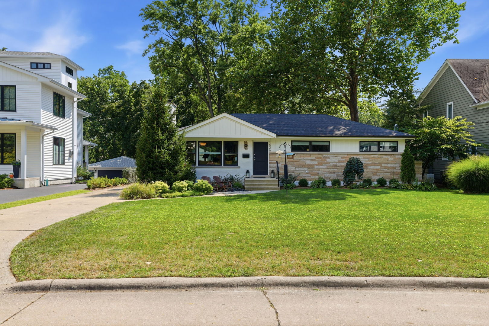 1526 E Forest Avenue, Wheaton, IL 60187 — photo 2