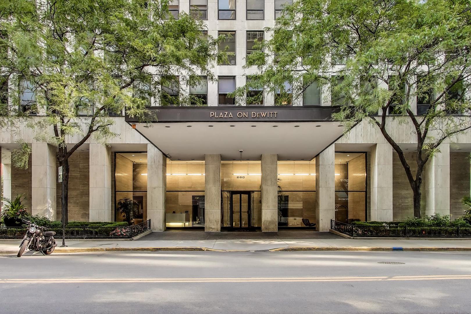260 E Chestnut Street Unit 3706 — photo