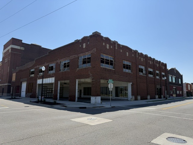 147 N Walnut Street — photo