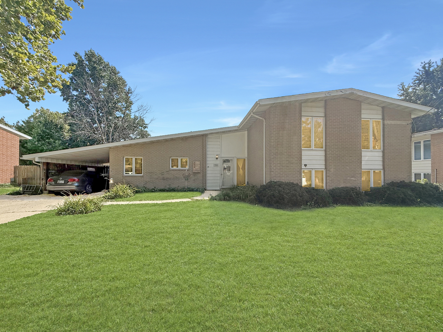 306 Naples Drive — photo