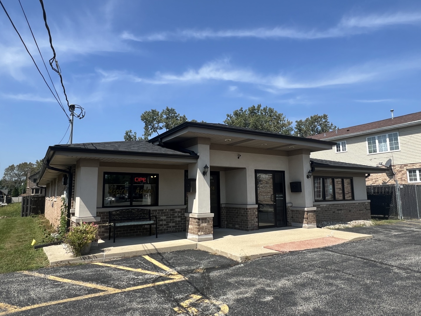 10016 S Roberts Road 1-South — photo