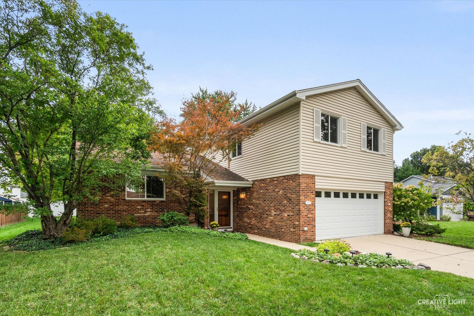 2S111 Lynn Court — photo