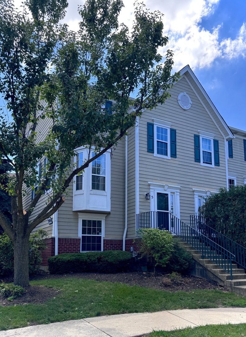 2424 Courtyard Circle 5 — photo