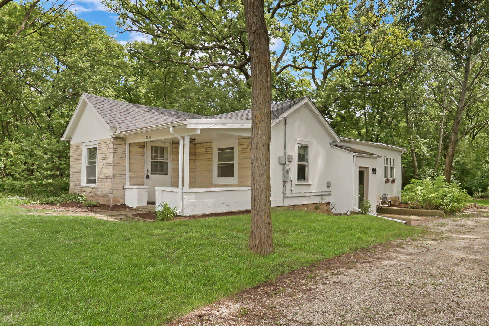 13701 Wadsworth Road — photo