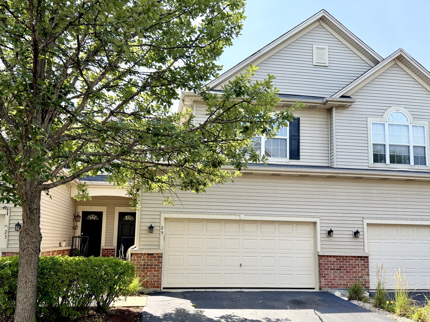25 Melrose Court — photo