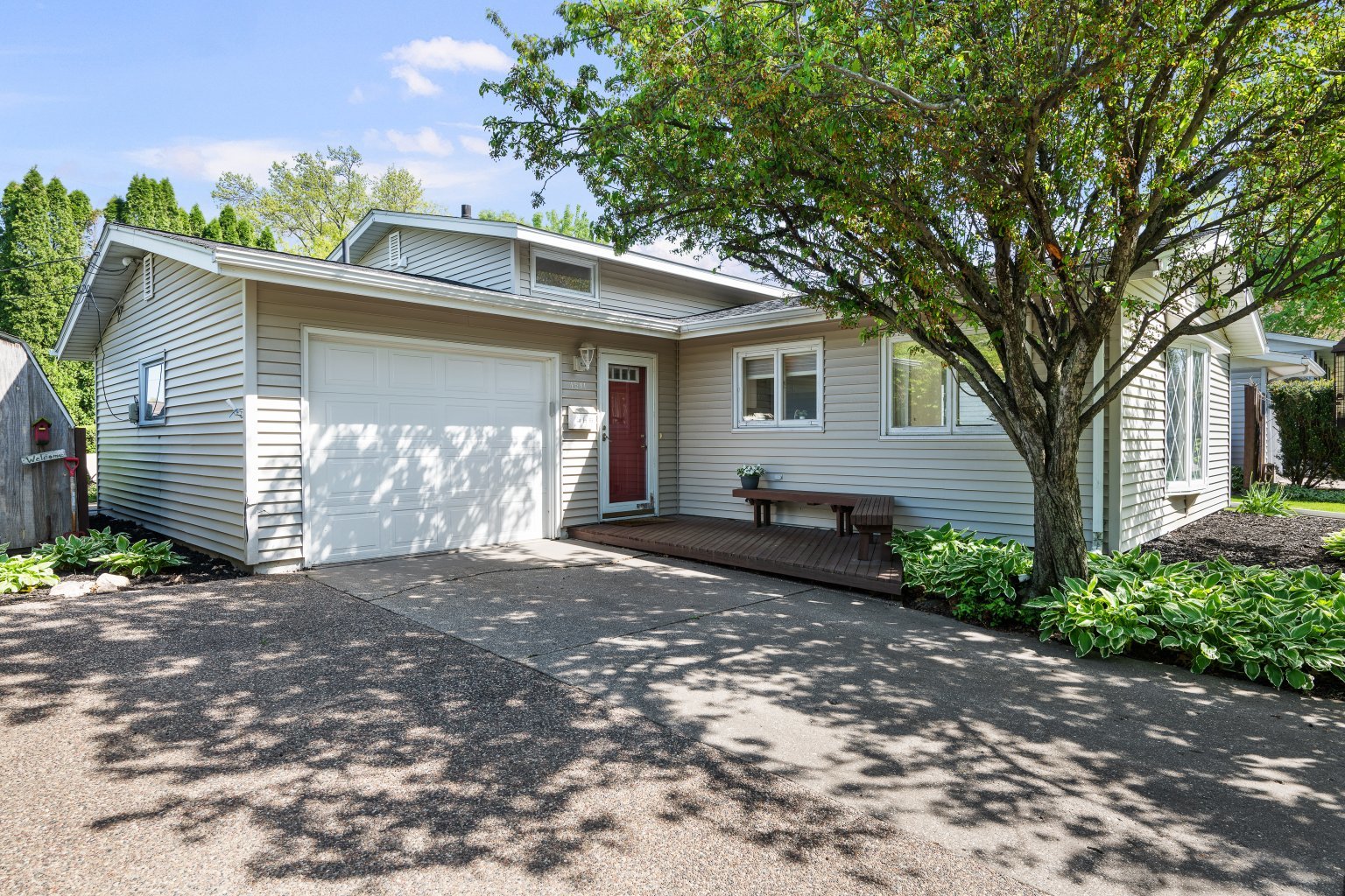 1511 Parklane Drive — photo