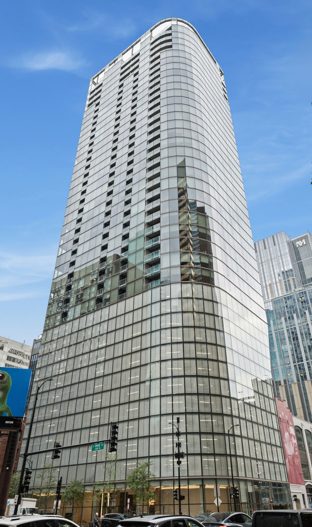 600 N Fairbanks Court 3304 — photo