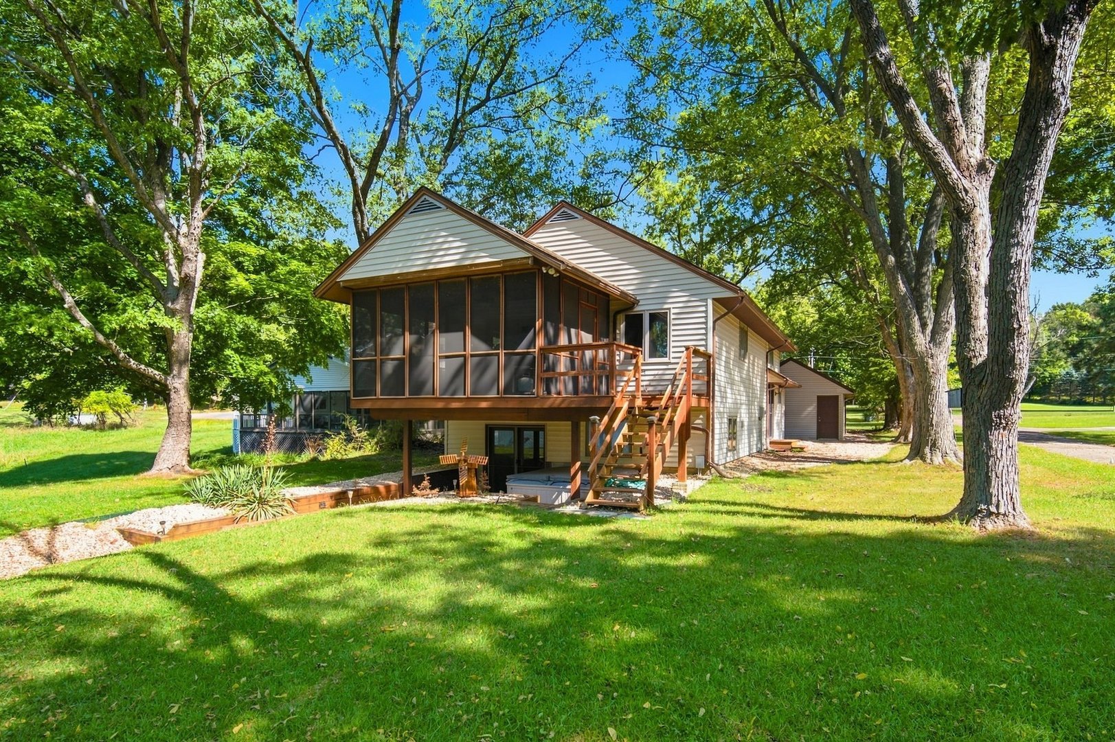 154 Beachview Court — photo