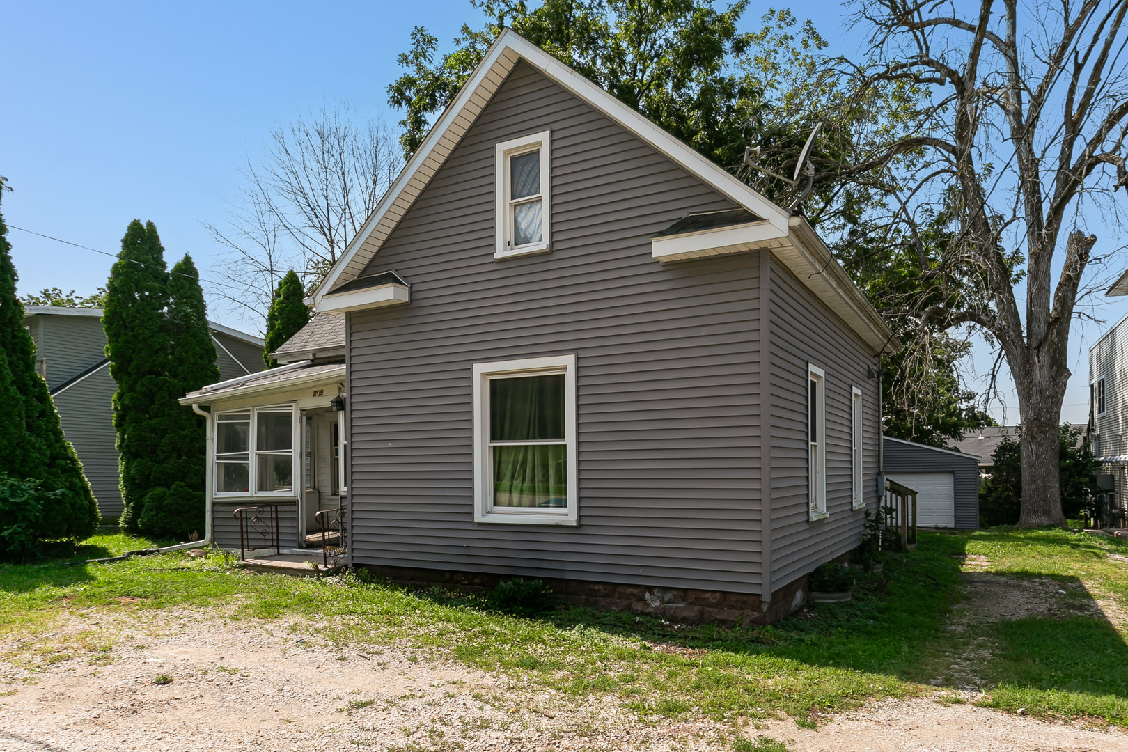 709 N High Street — photo