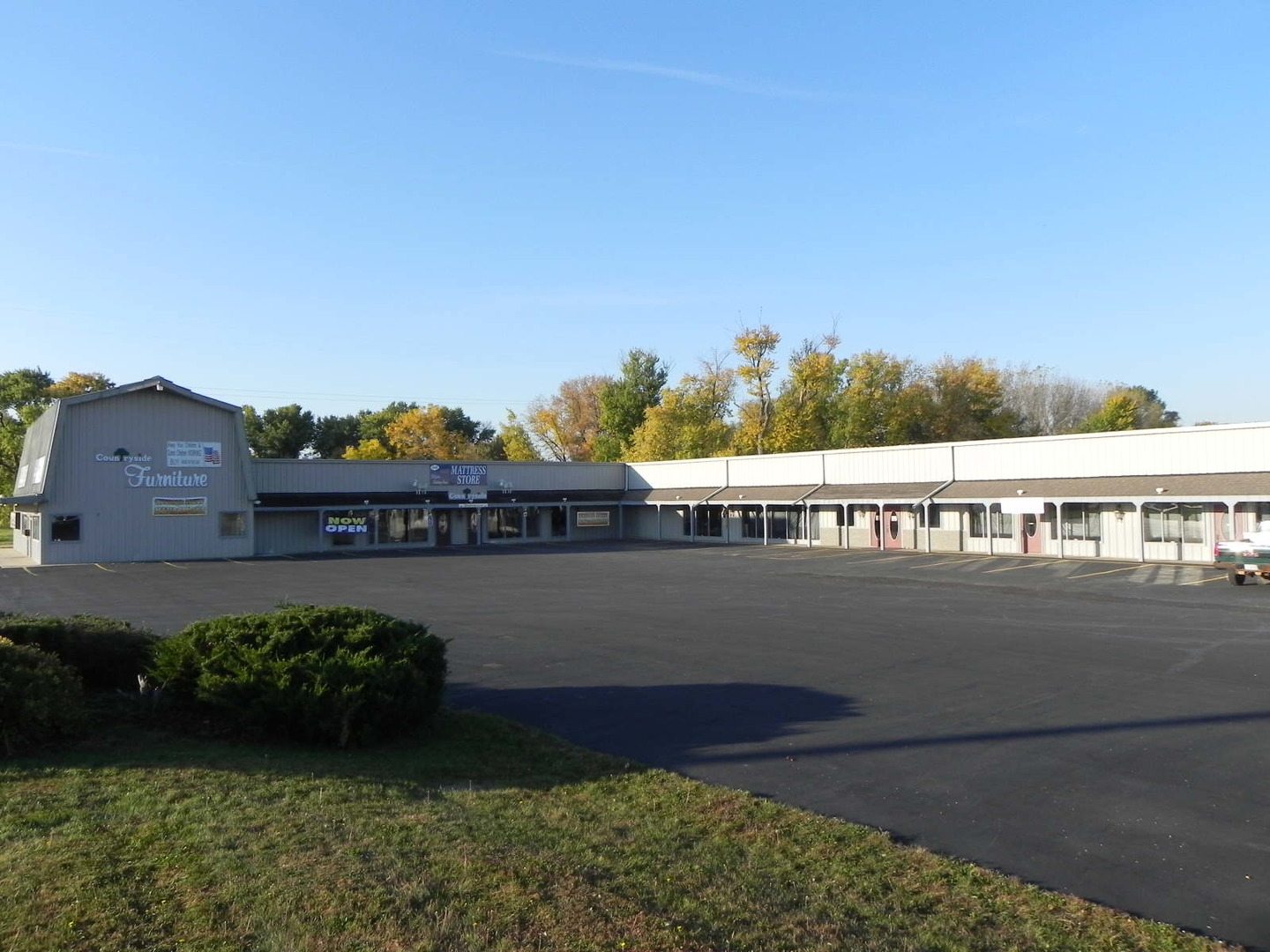 1024 Riverside Drive, Freeport, IL 61032 — photo 2
