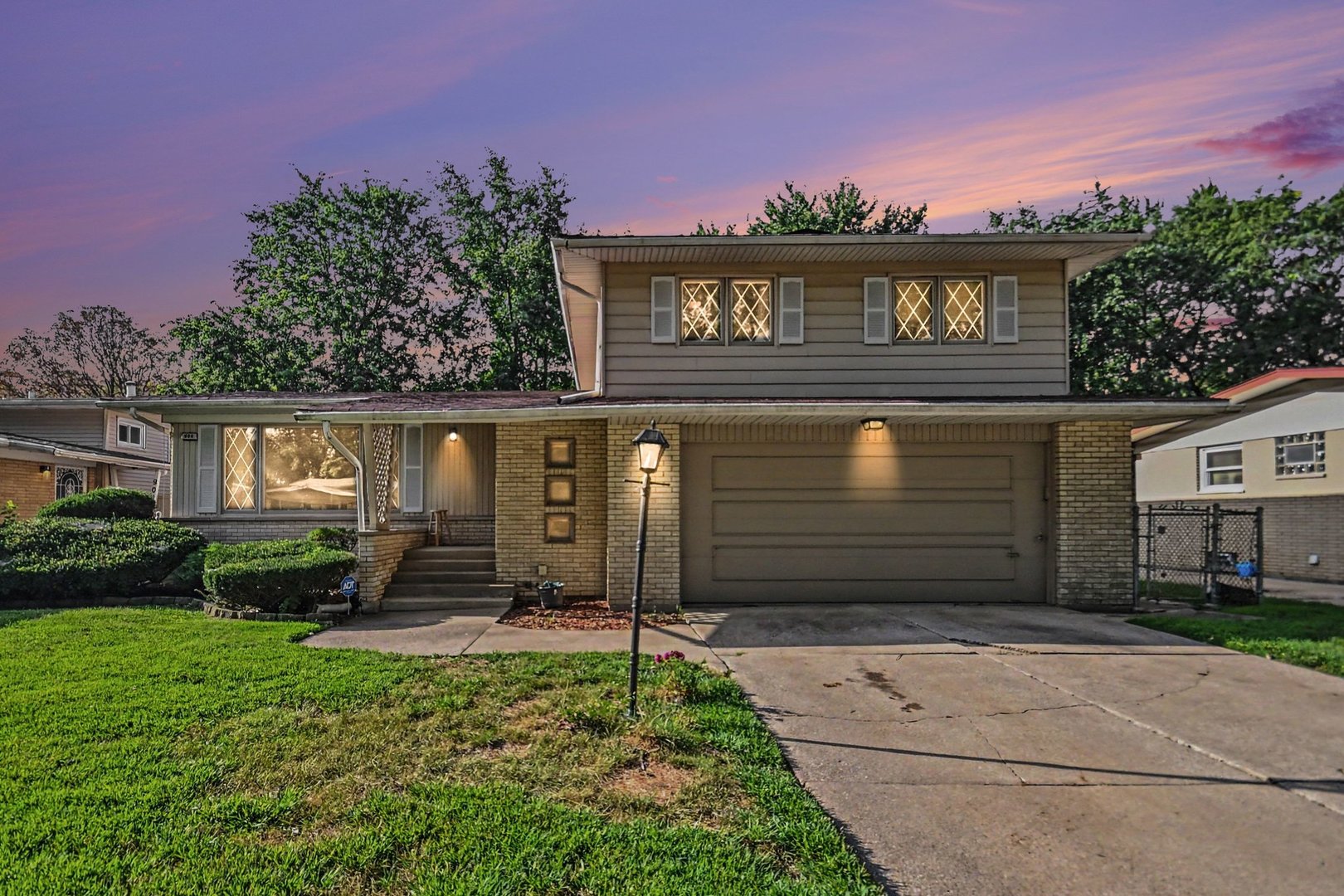 906 N Rainbow Drive — photo