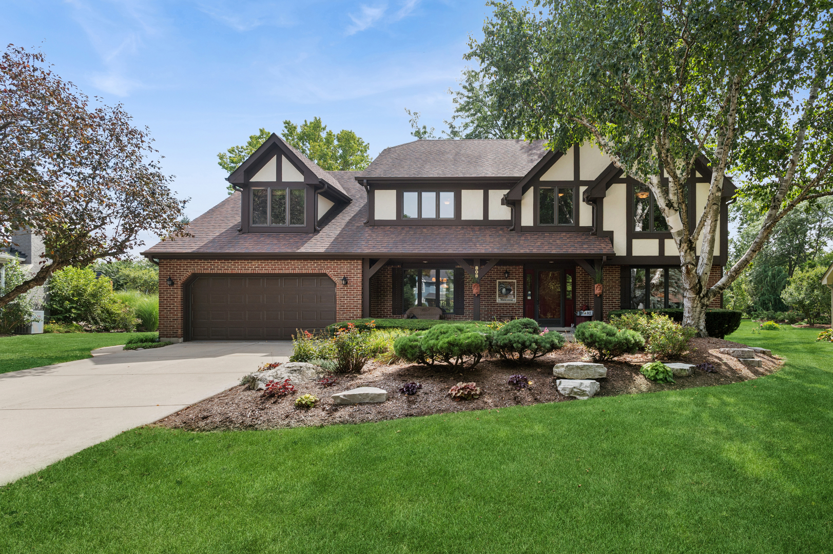 808 Lyndhurst Court — photo