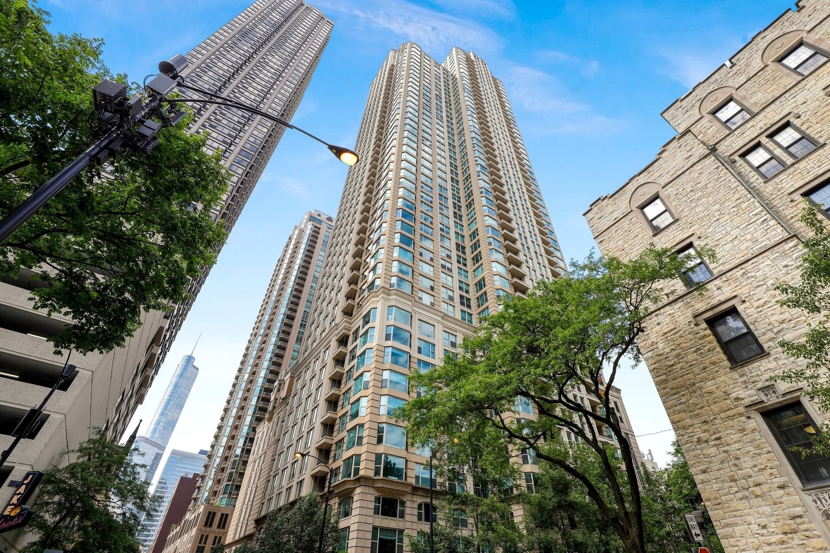 25 E Superior Street 1006 — photo