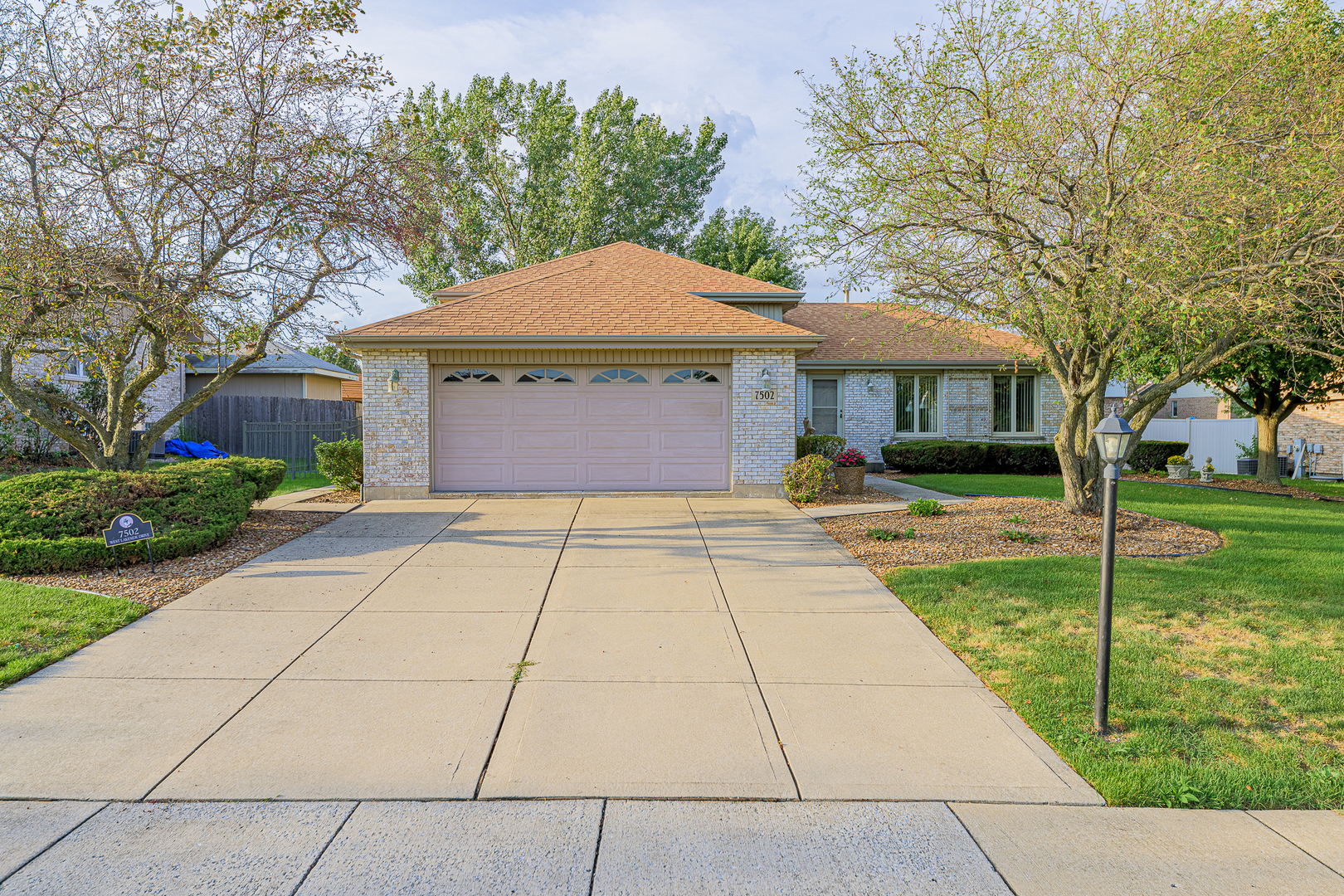 7502 W Lakeside Drive — photo