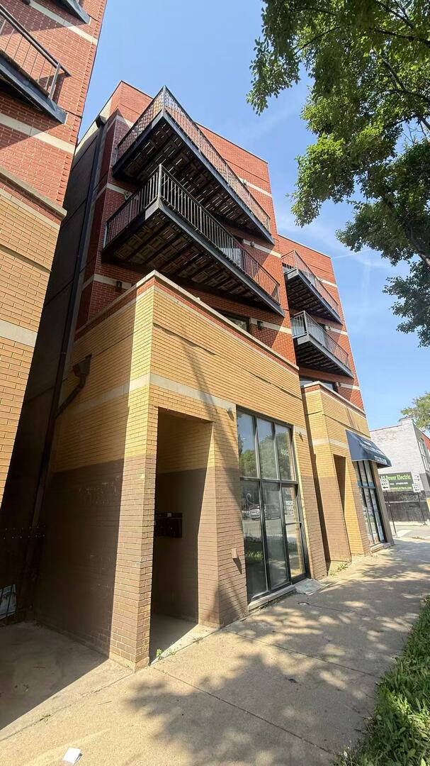 4002 S Western Avenue 3 — photo