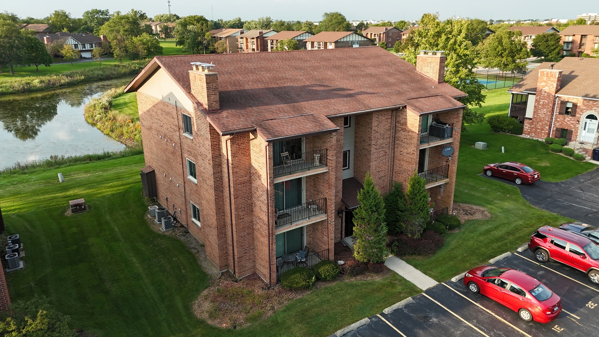 9900 Treetop Drive 2E — photo