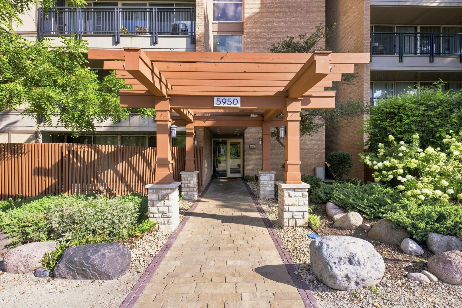 5950 Oakwood Drive 1C — photo