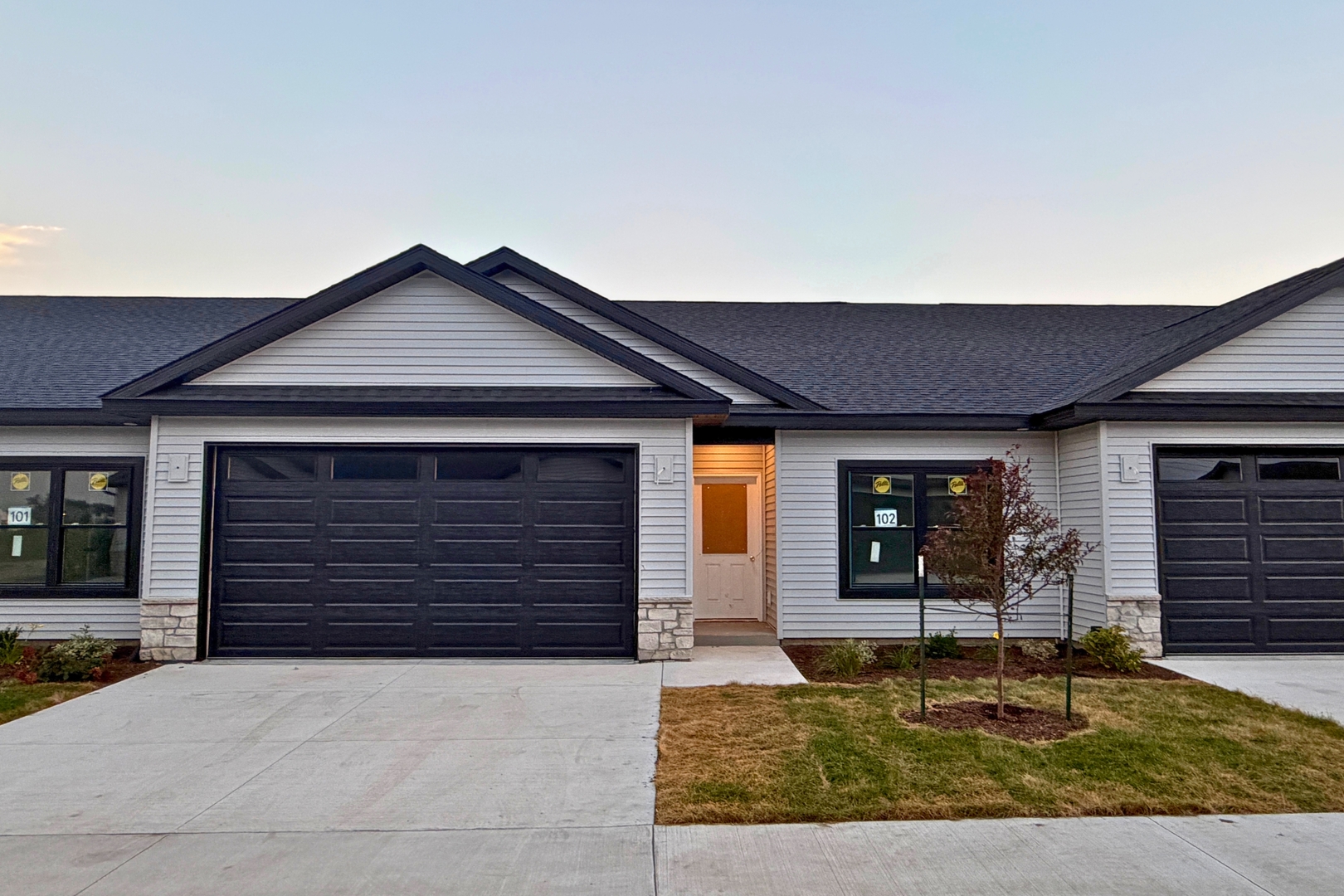 1716 Redbud Circle 102 — photo