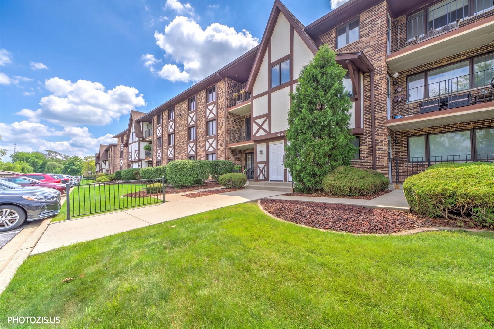 10524 Ridge Cove Drive #25B, Chicago Ridge, IL 60415