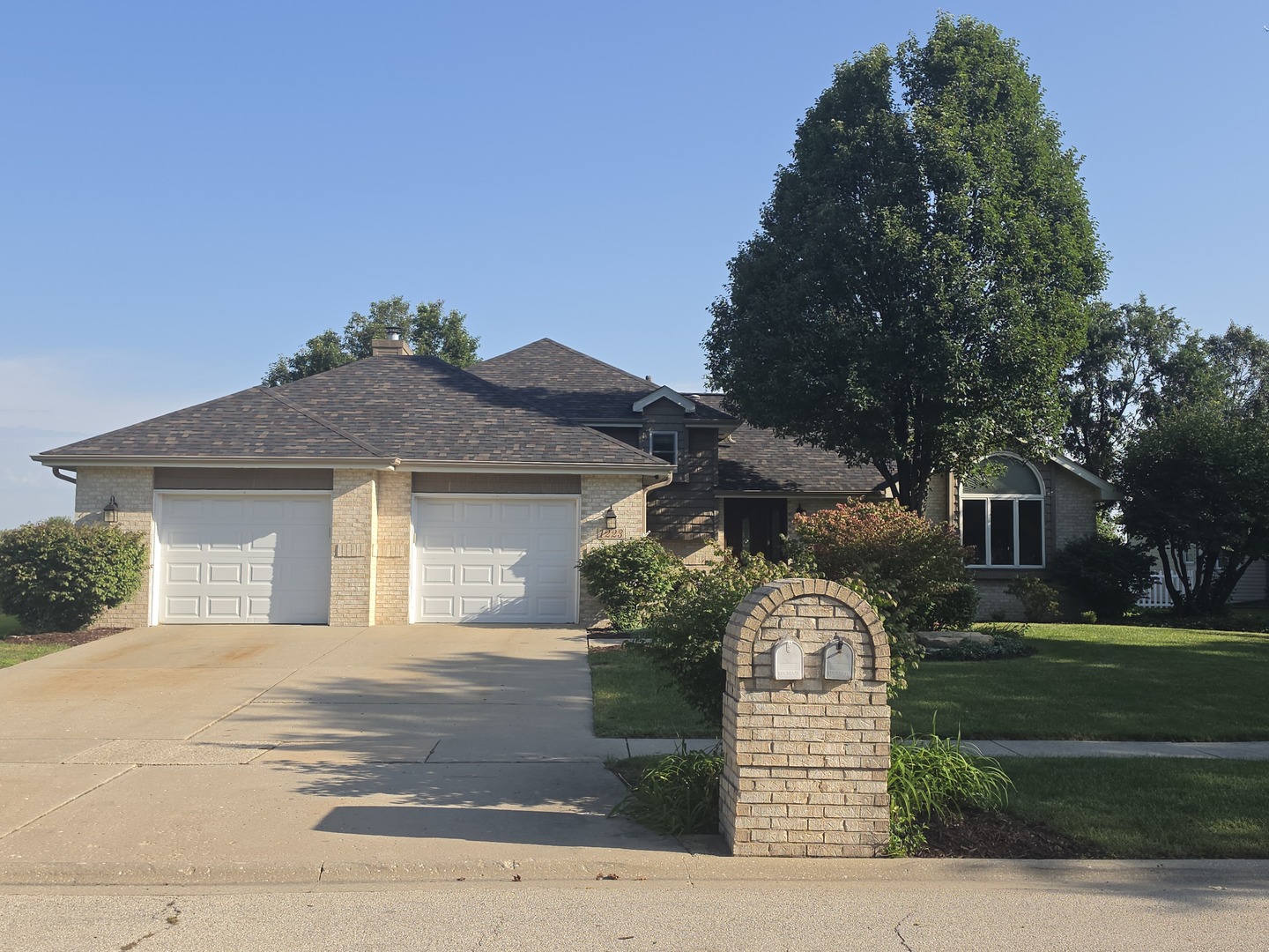 1223 Wales Court — photo