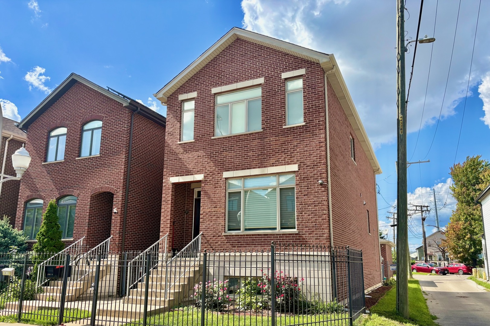 2810 S Grove Street — photo