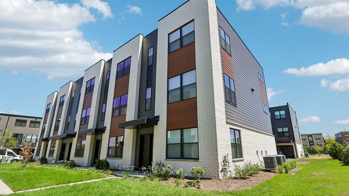 1151 Lakepointe Drive — photo