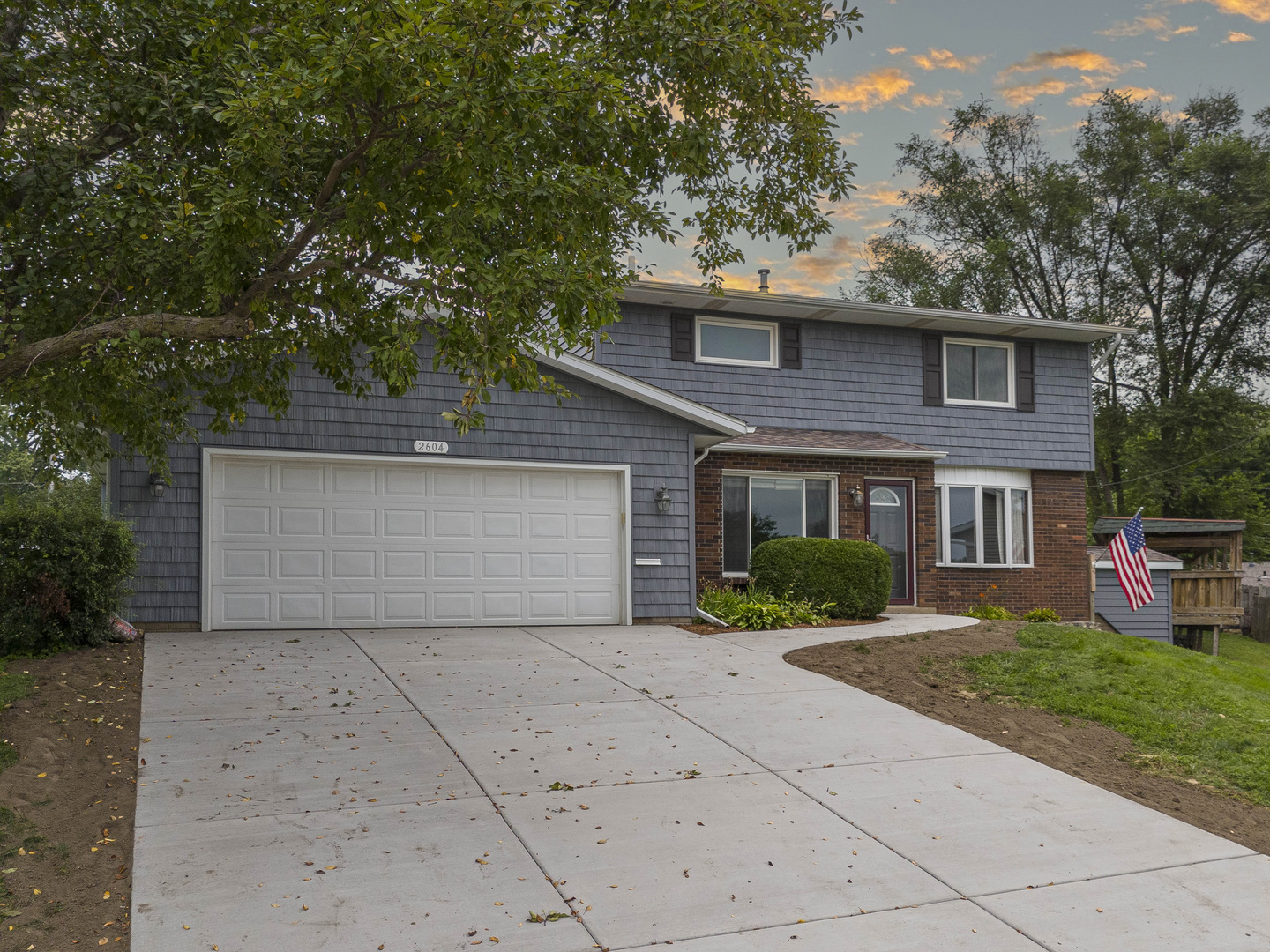 2604 E 34th Street Court — photo