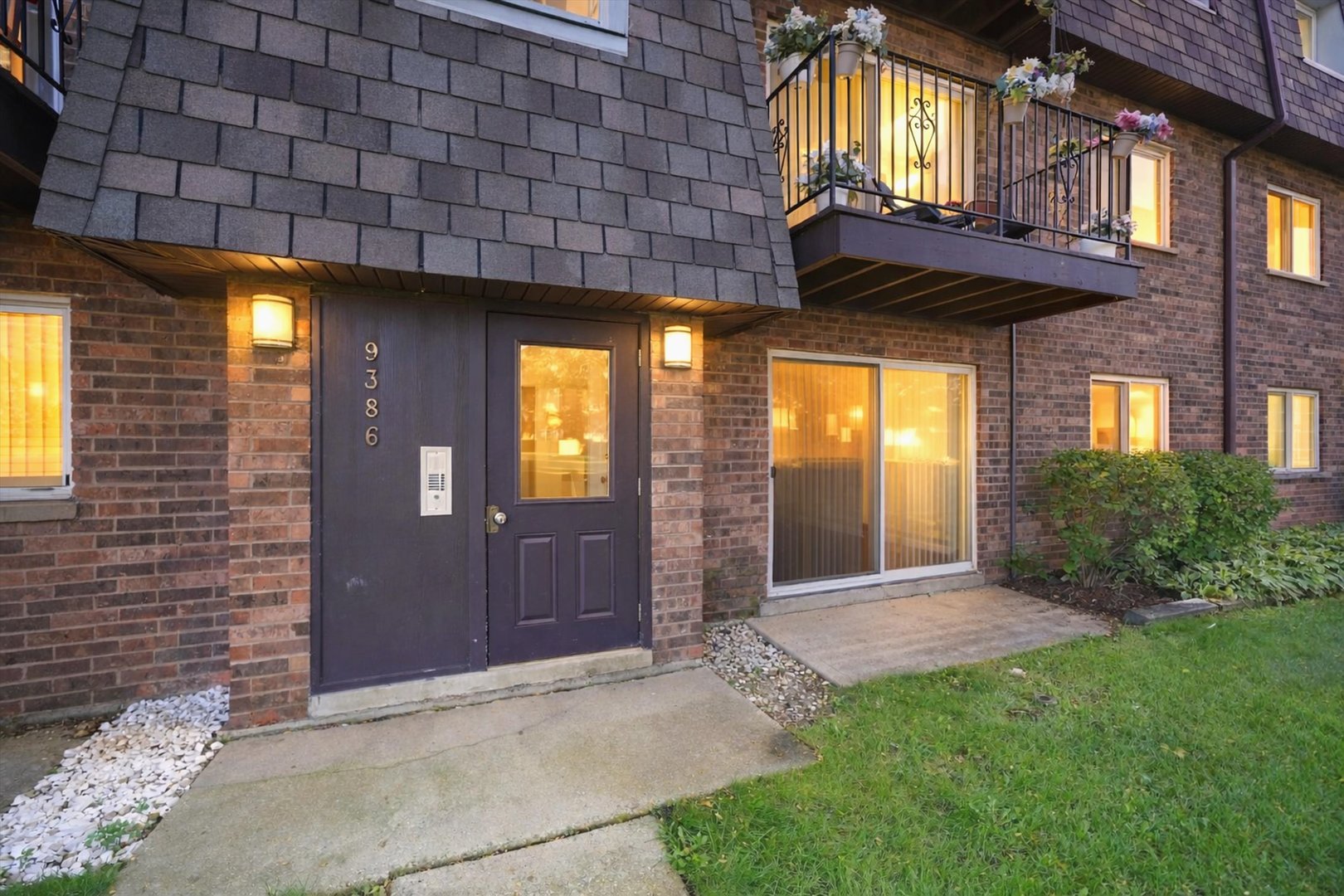 9386 Bay Colony Drive Unit 1S — photo
