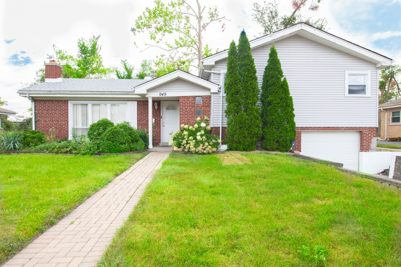 949 Braemar Road — photo