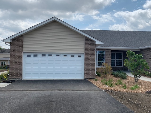 2 BUILDING 18 Ridge Lane, Bolingbrook, IL 60440 — photo 2