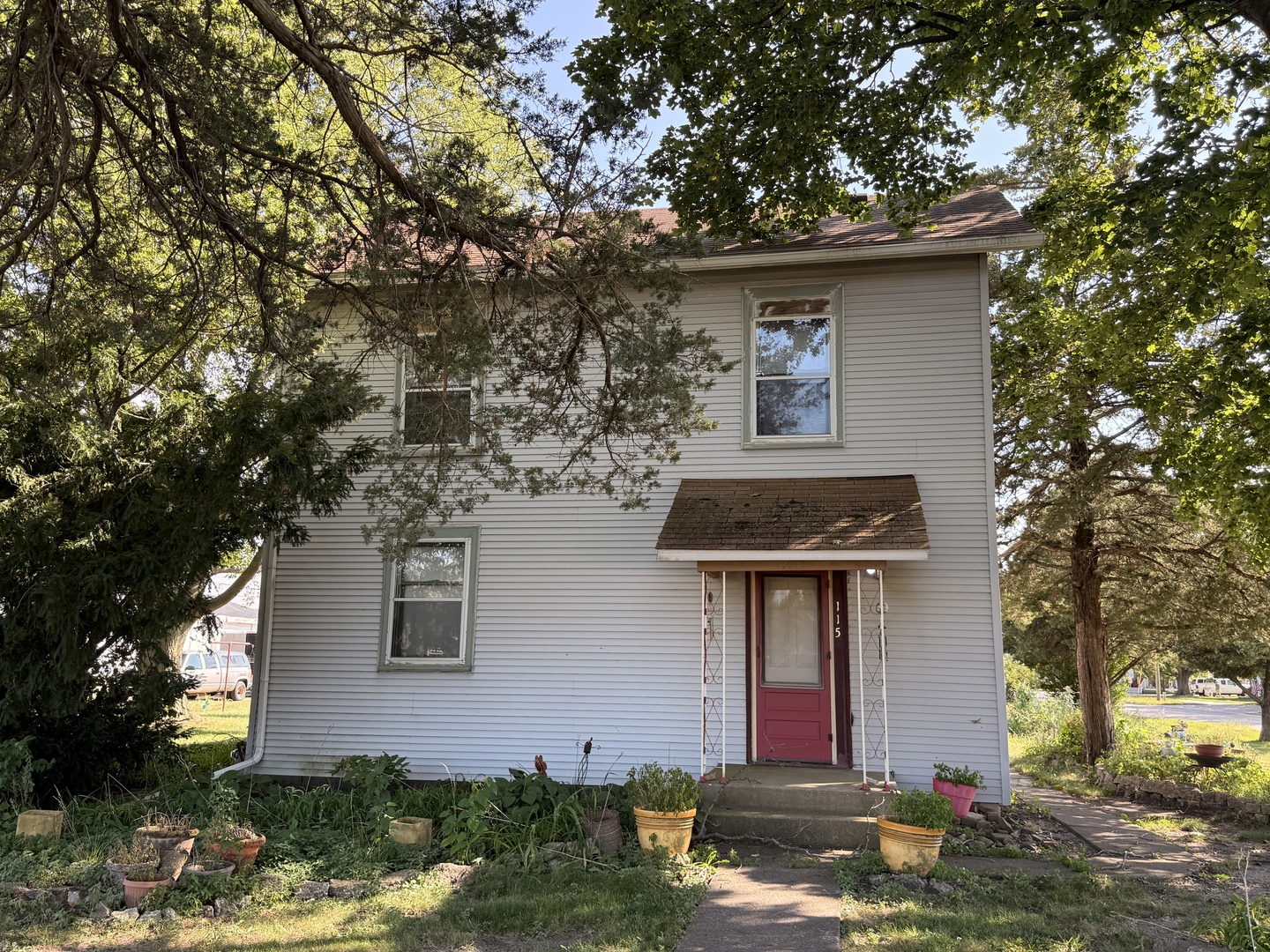 115 W James Street — photo